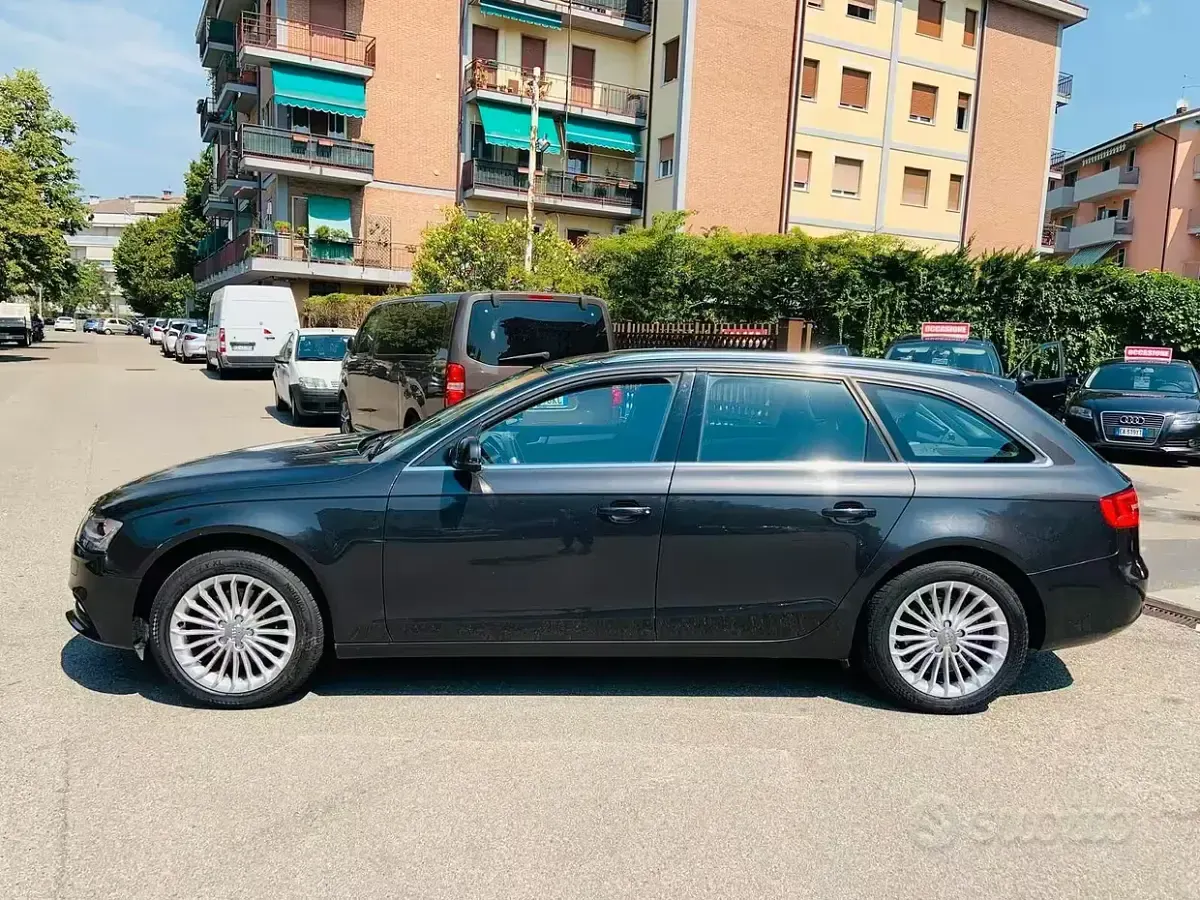 Usata Audi A4 Business Plus 177 CV (130 kW) 2012 Nero Station wagon