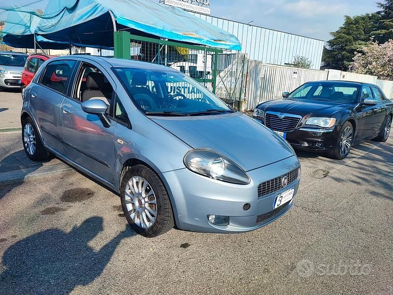 Usata Fiat Grande Punto 65 CV (47 kW) 2009 Grigio Utilitaria