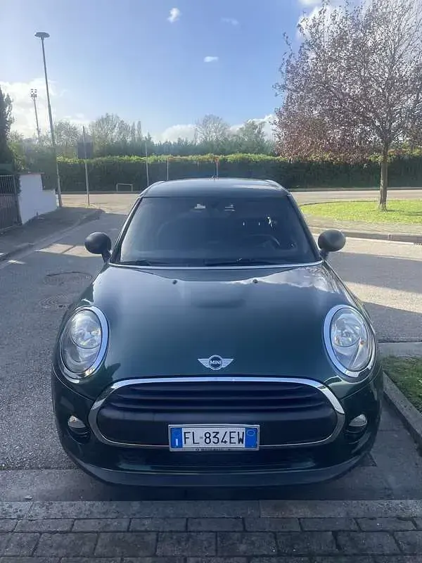 Begagnad Mini ONE 102 HK (75 kW) 2017 Grön Halvkombi