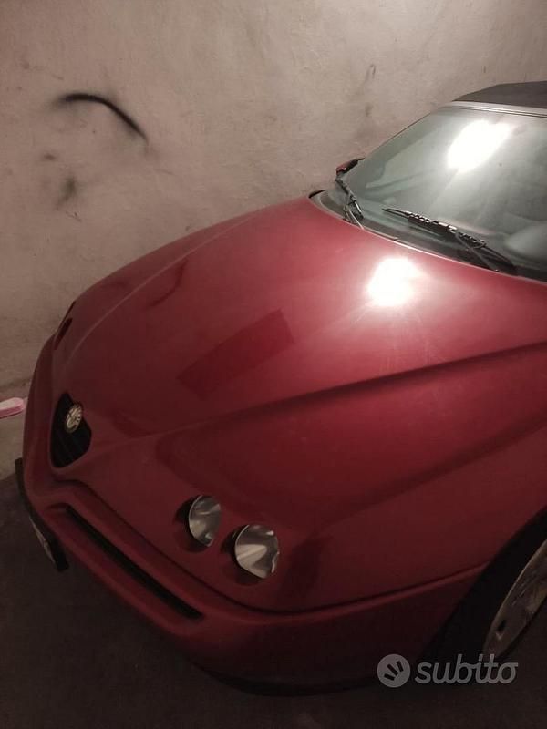 Usata Alfa Romeo Spider 150 CV (110 kW) 1995 Rosso Cabrio
