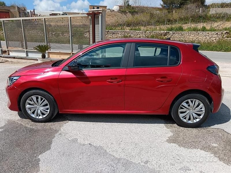 Usata Peugeot 208 Active 101 CV (74 kW) 2022 Rosso Utilitaria