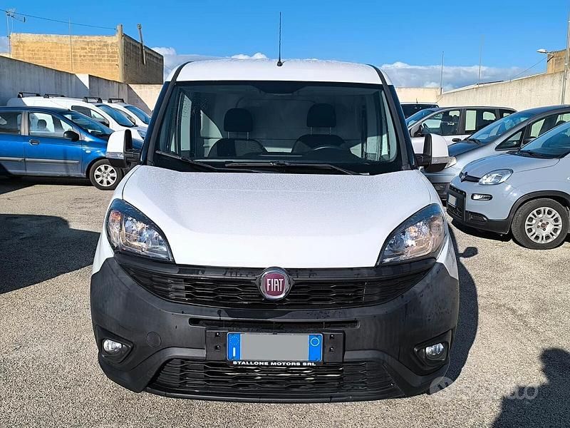 Usata Fiat Doblò 105 CV (77 kW) 2018 Bianco Monovolume