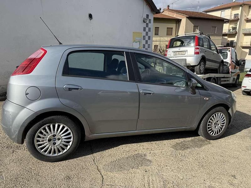 Usata Fiat Grande Punto Dynamic 90 CV (66 kW) 2005 Utilitaria
