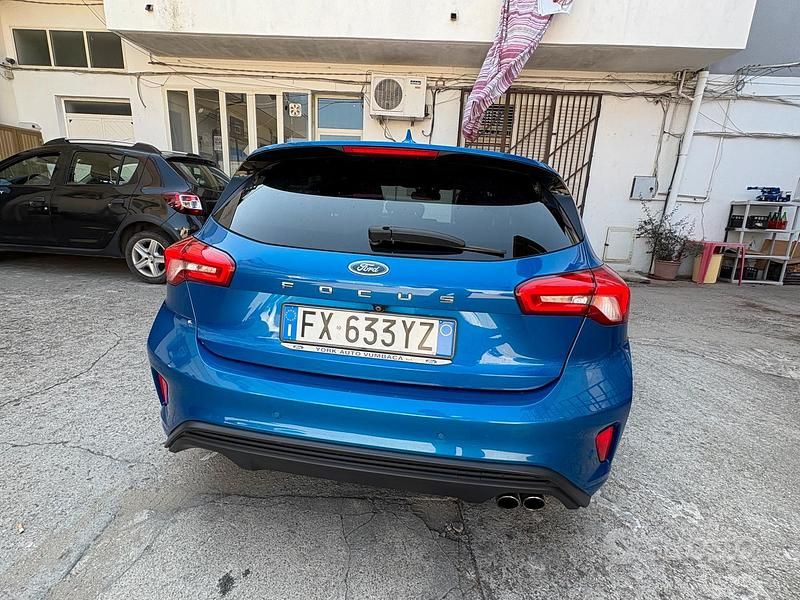 Usata Ford Focus ST-Line 120 CV (88 kW) 2018 Blu Berlina