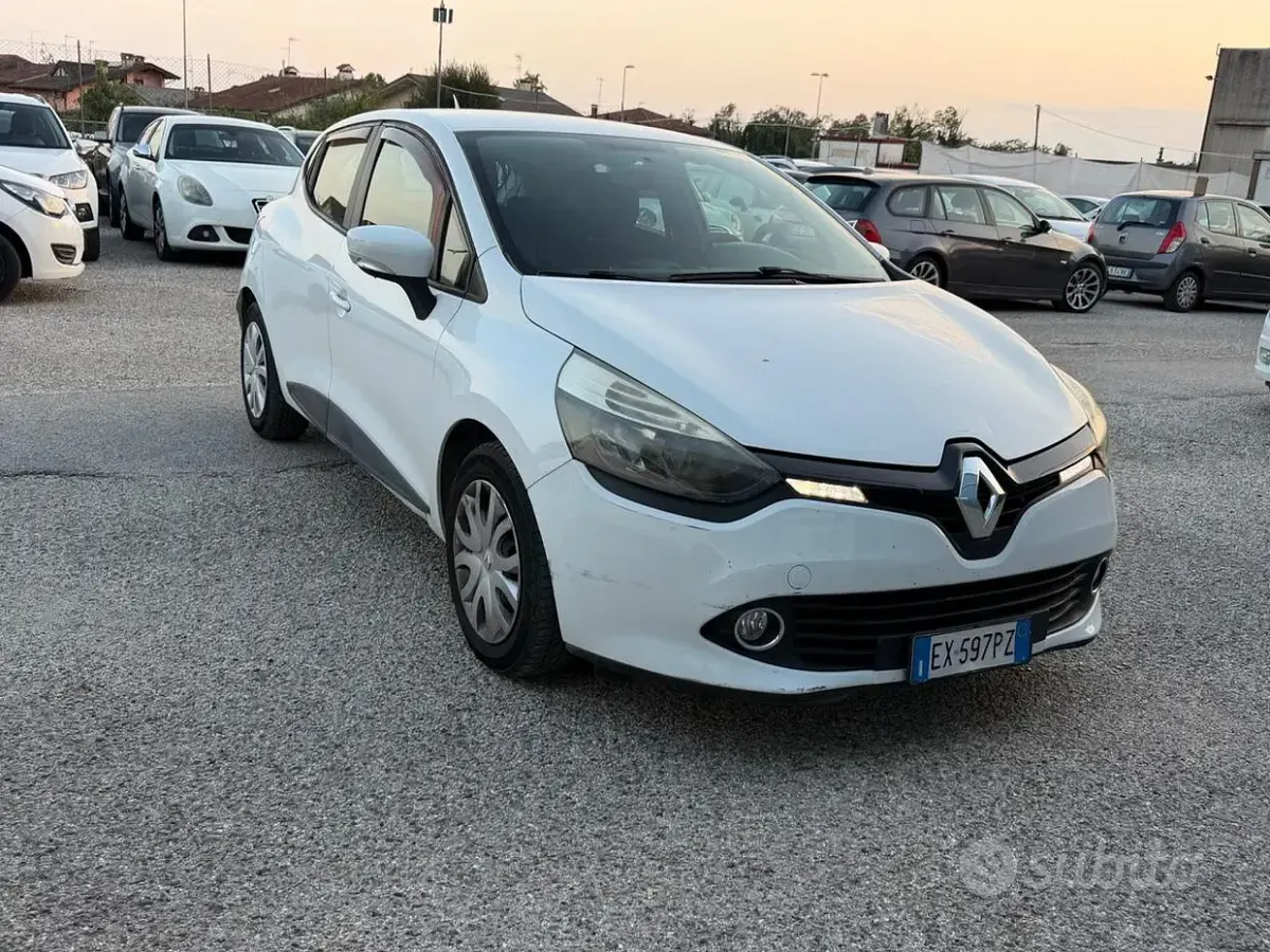 Usata Renault Clio IV 73 CV (53 kW) 2014 Bianco Berlina