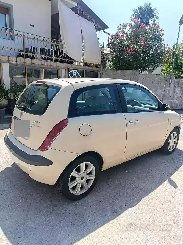 Usata Lancia Ypsilon 69 CV (50 kW) 2004 Utilitaria