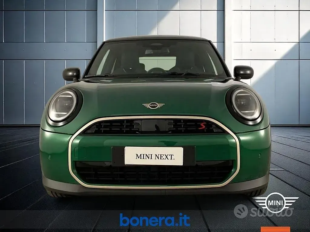 Usata Mini Cooper Favoured 204 CV (150 kW) 2024 Verde Utilitaria