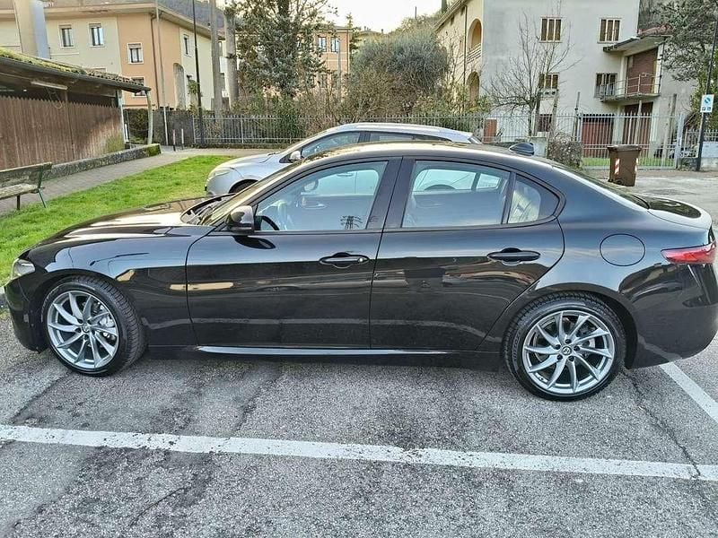 Usata Alfa Romeo Giulia Super 180 CV (132 kW) 2017 Nero Berlina