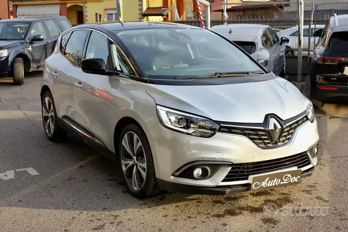 Usata Renault Scénic Intens 110 CV (80 kW) 2017 Grigio Monovolume