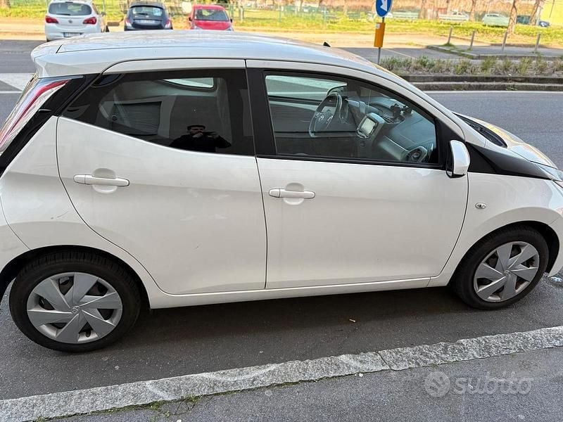 Brugt Toyota Aygo 69 HK (50 kW) 2017 Hvid Hatchback