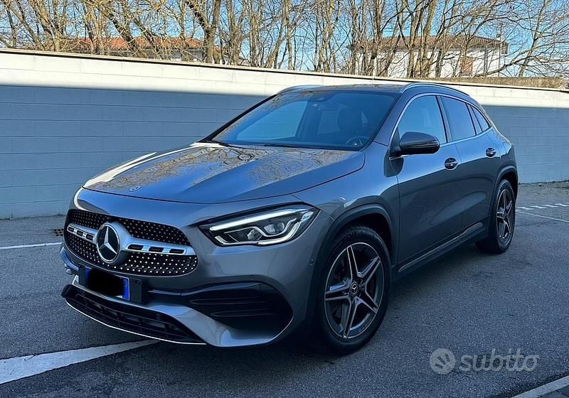 Usata Mercedes GLA200 Premium 150 CV (110 kW) 2021 Grigio SUV