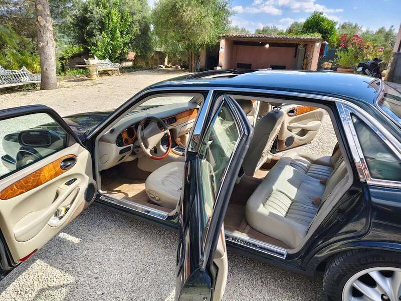 Usata Jaguar XJ 286 CV (210 kW) 2003 Verde Berlina
