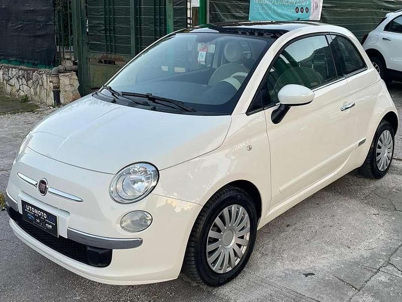 Bianco Usata 2014 Fiat 500 Lounge Due volumi | 6950 € (Buon prezzo) - Immagine 1/4