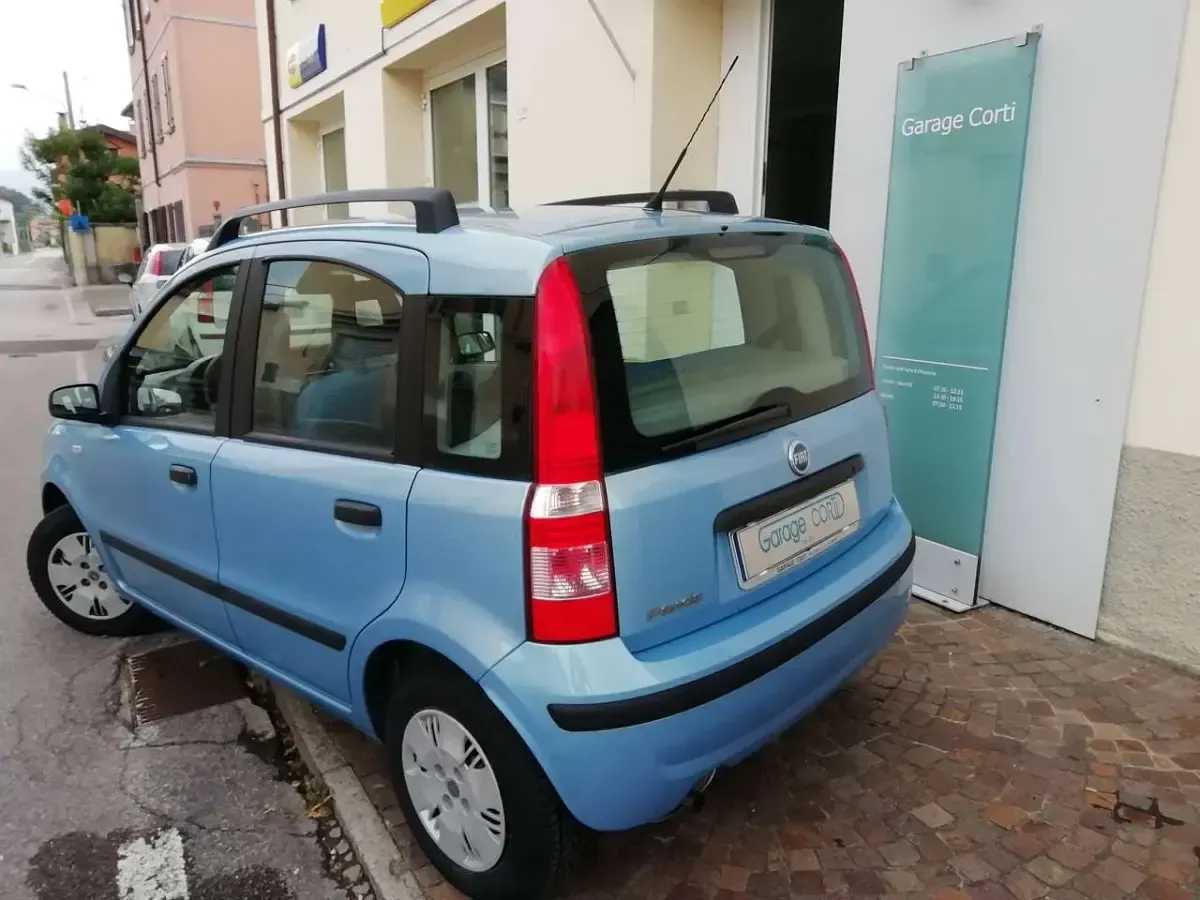 Usata Fiat Panda Dynamic 69 CV (50 kW) 2011 Blu/azzurro Utilitaria