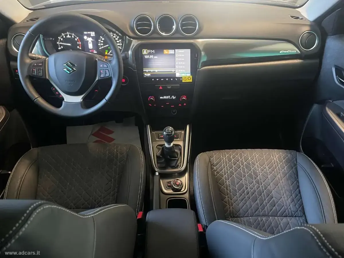 Nuova Suzuki Vitara Cool 109 CV (80 kW) 2026 Argento SUV