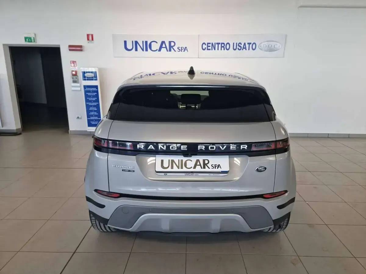 Usata Land Rover Range Rover evoque HSE 179 CV (131 kW) 2020 Seoul pearl silver metallizzato SUV