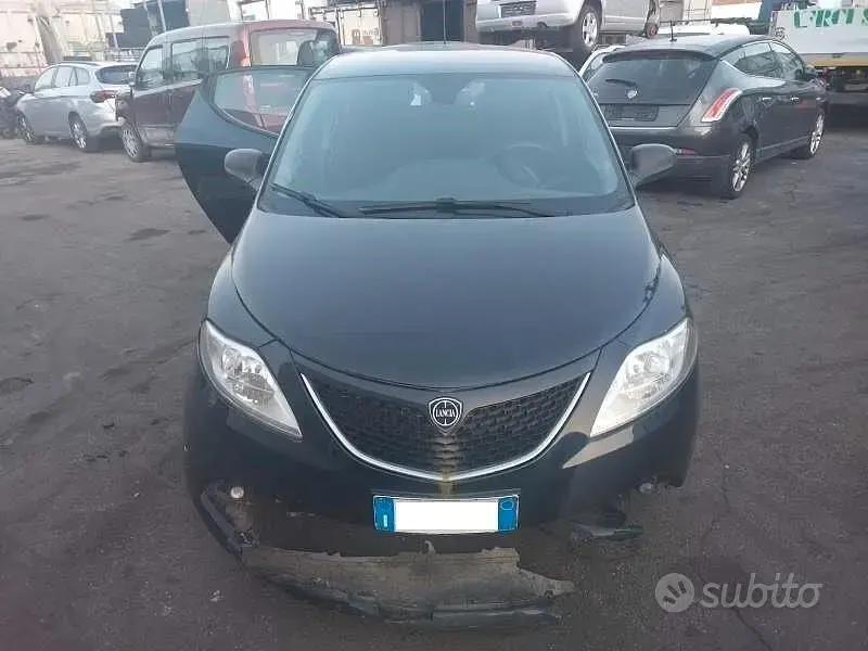 Usata Lancia Ypsilon S 95 CV (69 kW) 2017 Bluazzurro Utilitaria