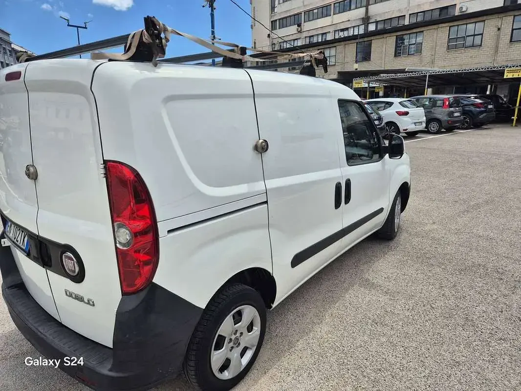 Usata Fiat Doblò 84 CV (61 kW) 2012 Bianco Monovolume