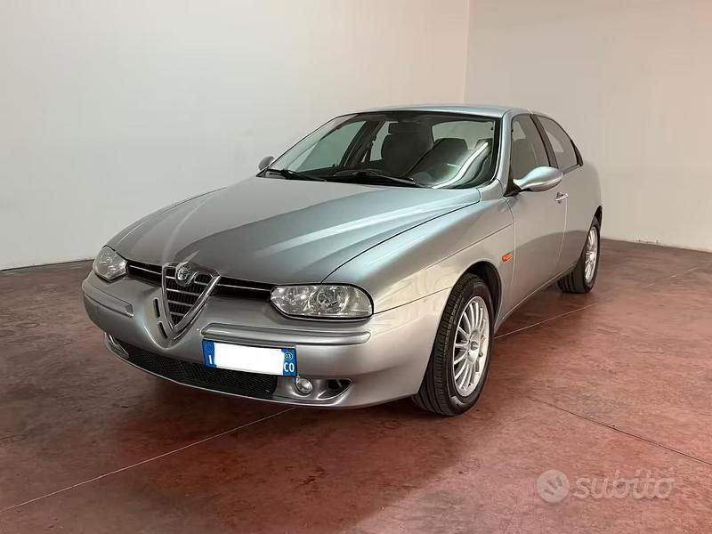 Usata Alfa Romeo 156 Distinctive 116 CV (85 kW) 2003 Grigio Berlina
