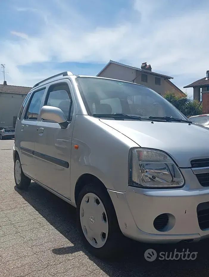 Usata Opel Agila Club 80 CV (58 kW) 2006 Grigio Utilitaria