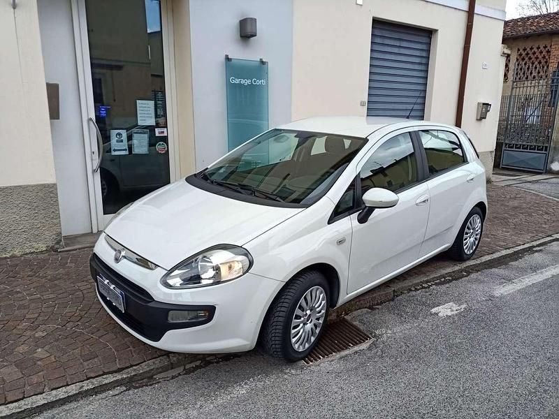 Usata Fiat Punto Lounge 69 CV (50 kW) 2014 Bianco ghiaccio Utilitaria