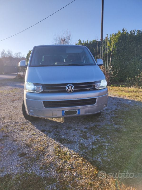 Grigio Usata 2010 VW T5 Furgone | 15.200 € (Buon prezzo) - Immagine 1/4