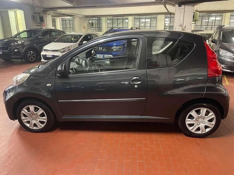Usata Peugeot 107 Allure 68 CV (50 kW) 2009 Grigio Utilitaria