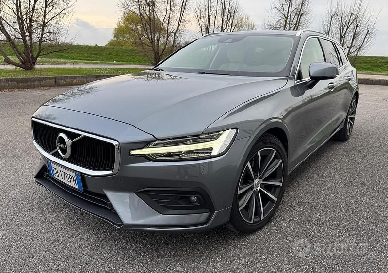 Usata Volvo V60 Business Edition 190 CV (139 kW) 2020 Grigio Station wagon