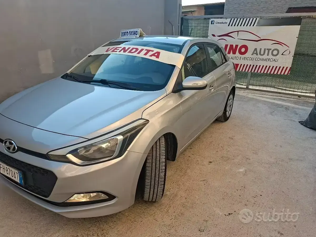 Usata Hyundai i20 75 CV (55 kW) 2017 Grigio Berlina