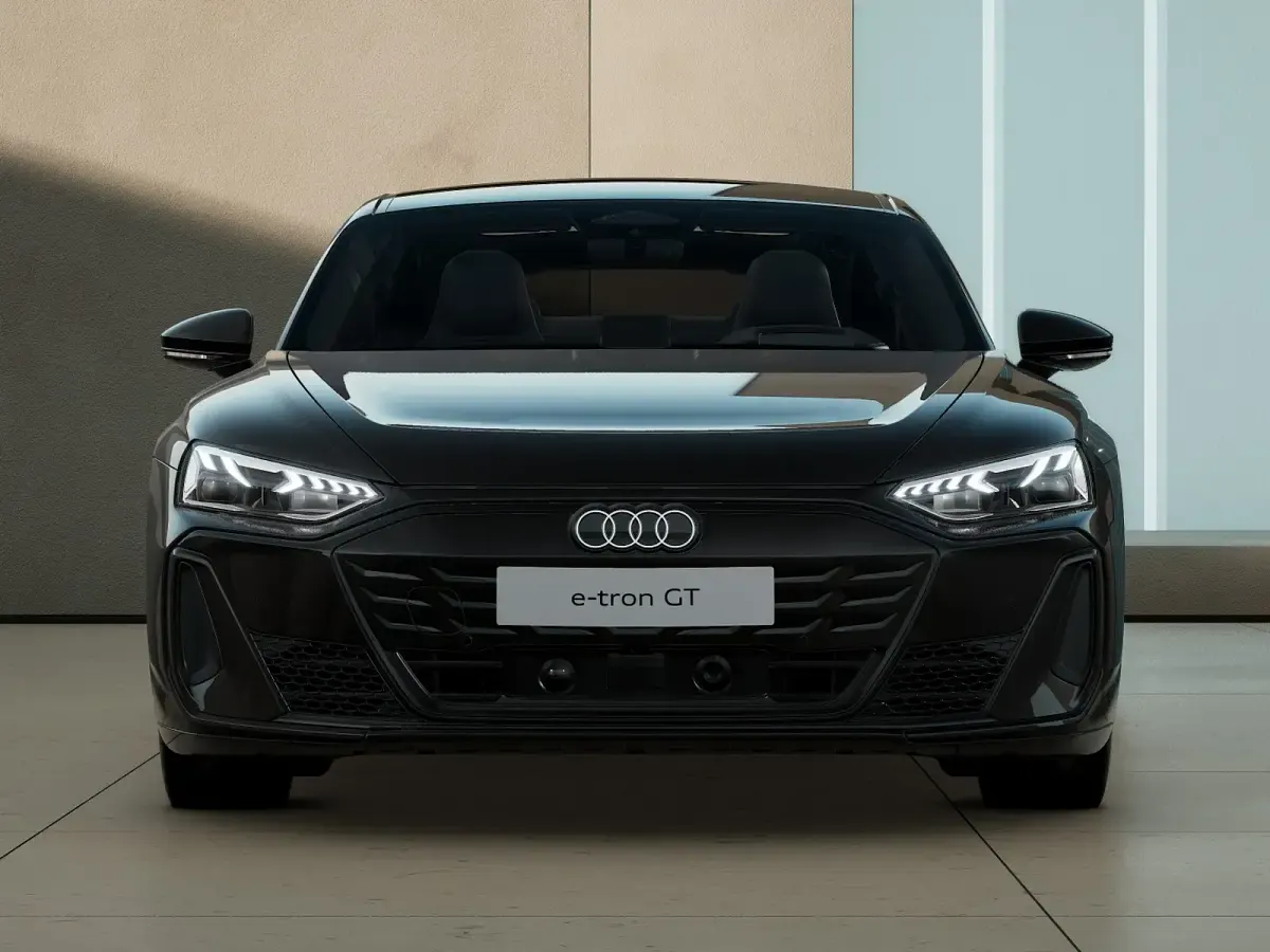 Nuova Audi e-tron GT quattro Ambiente 2026 Nero mito metallizzato Berlina