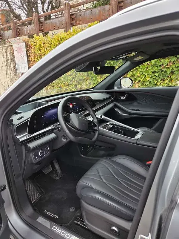 Usata Omoda 9 143 CV (105 kW) 2025 Grigio SUV