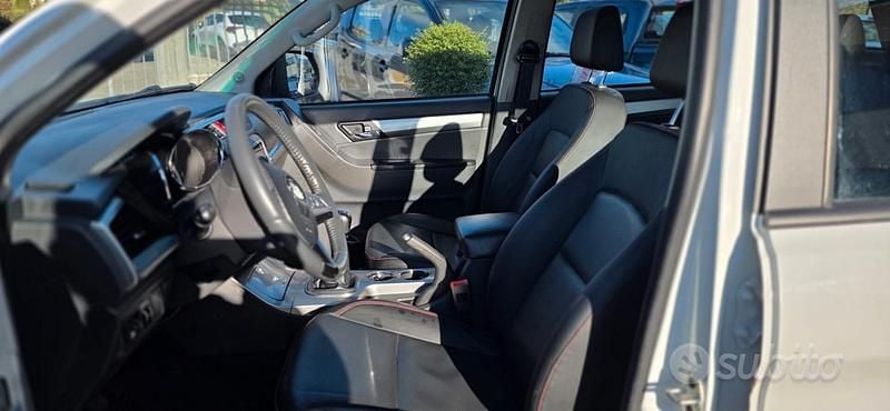 Gebraucht EVO Cross 4 136 PS (100 kW) 2023 Weiß Pickup