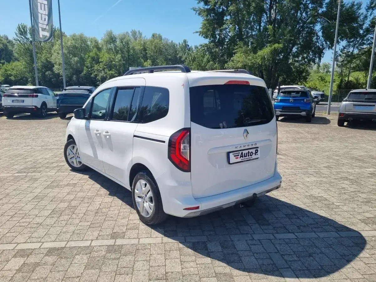 Usata Renault Kangoo Equilibre 95 CV (69 kW) 2023 Bianco Monovolume