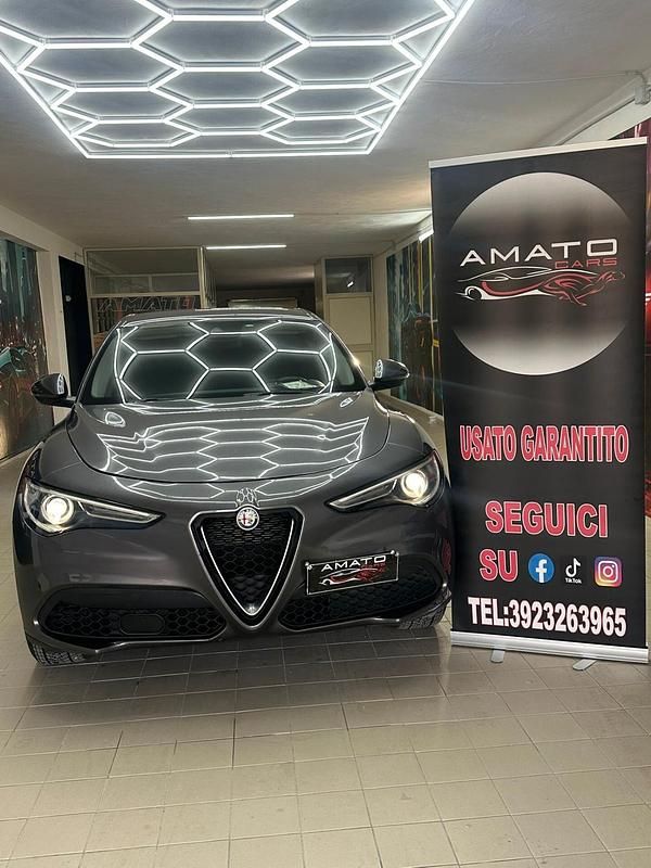 Usata Alfa Romeo Stelvio Business 160 CV (117 kW) 2020 Grigio SUV