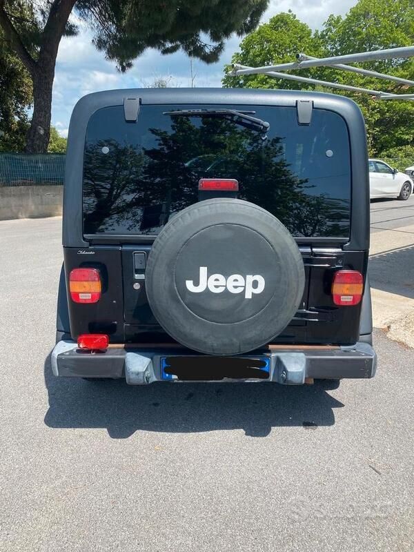 Usata Jeep Wrangler Sport 143 CV (105 kW) 2004 Nero SUV
