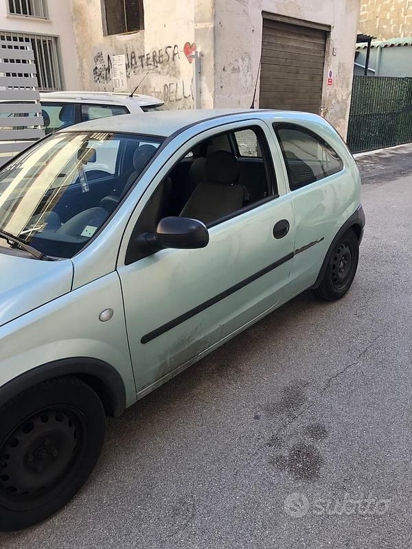 Usata Opel Corsa 58 CV (42 kW) 2002 Grigio Utilitaria