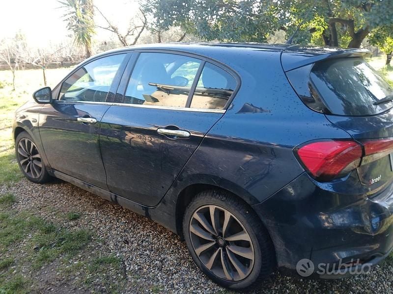Usata Fiat Tipo 120 CV (88 kW) 2017 Blu Berlina