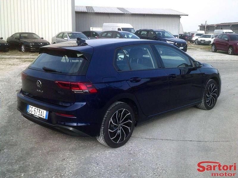 Usata VW Golf VIII 131 CV (96 kW) 2021 Blu Berlina