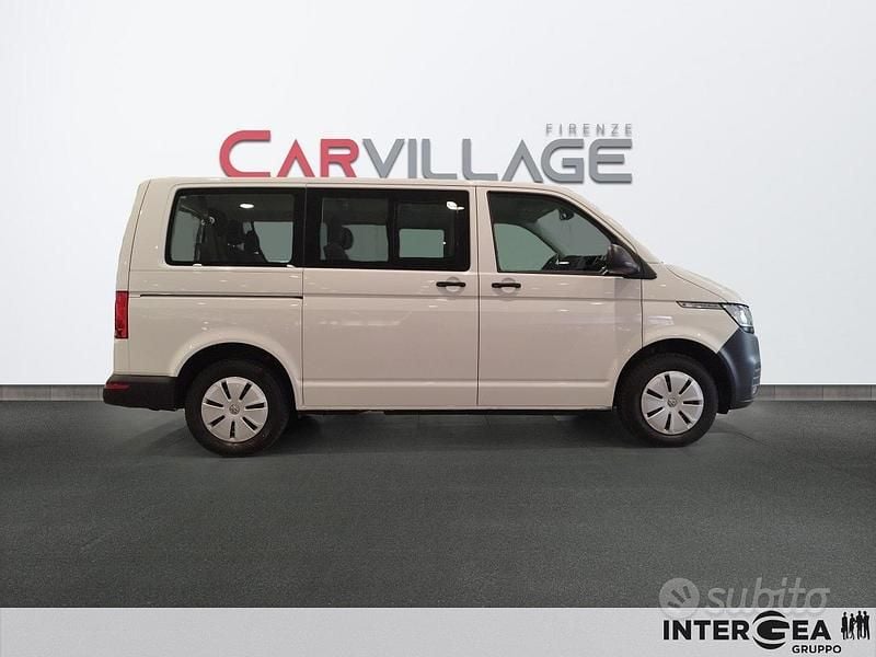 Usata VW Caravelle Trendline 150 CV (110 kW) 2023 Bianco Monovolume