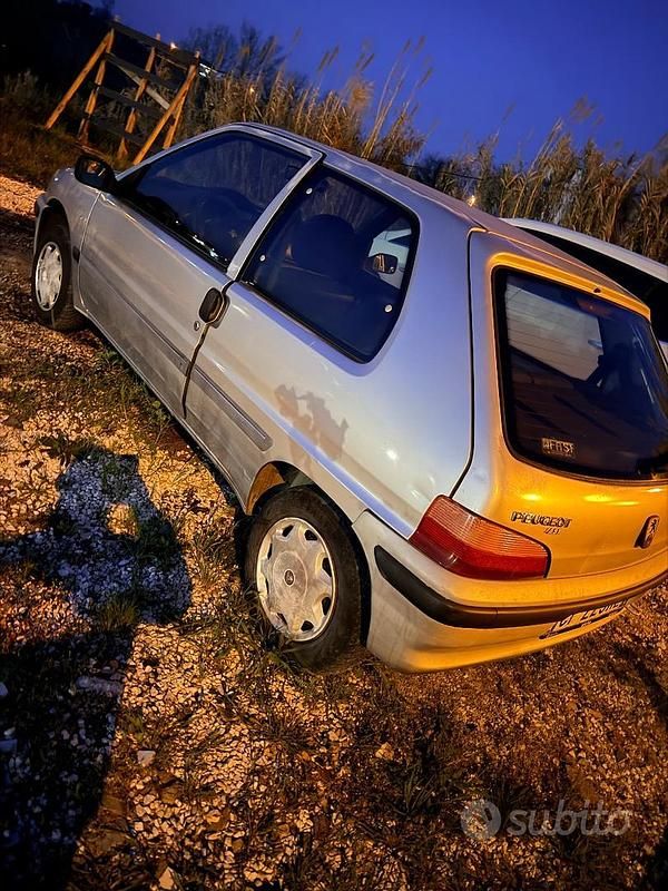 Usata Peugeot 106 Sport 60 CV (44 kW) 2001 Grigio Utilitaria