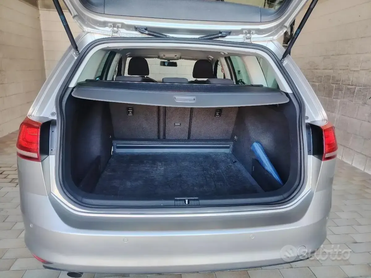 Usata VW Golf VII 110 CV (80 kW) 2016 Marrone Station wagon