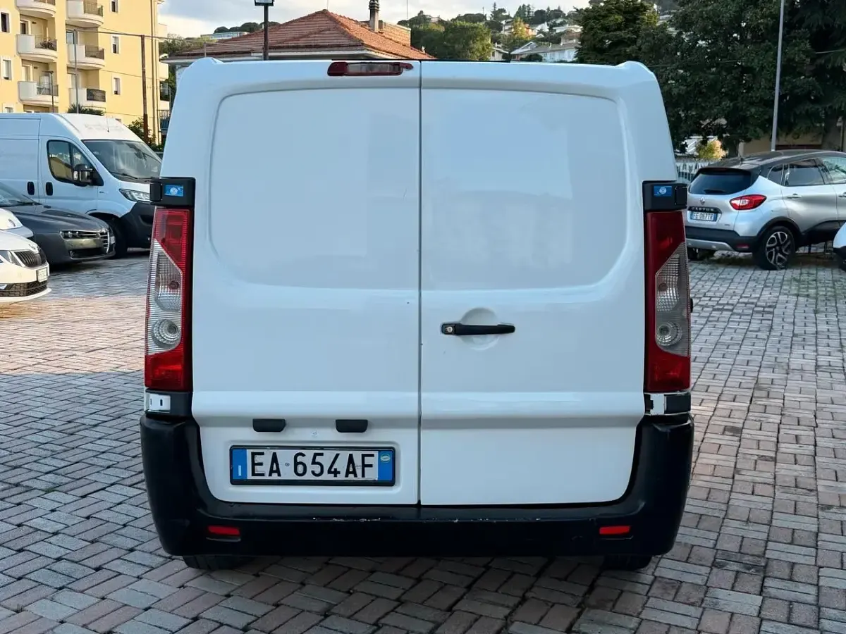 Gebraucht Peugeot Expert 89 PS (65 kW) 2010 Weiß Van
