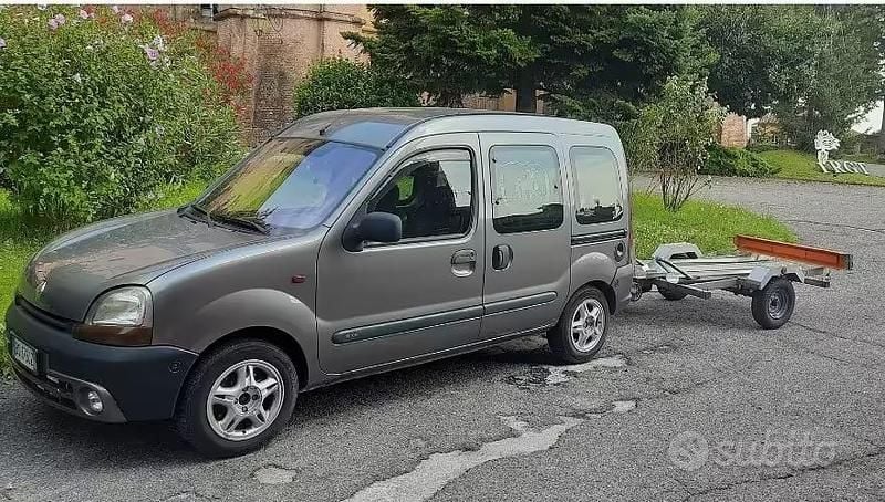 Usata Renault Kangoo 2001 Grigio Monovolume