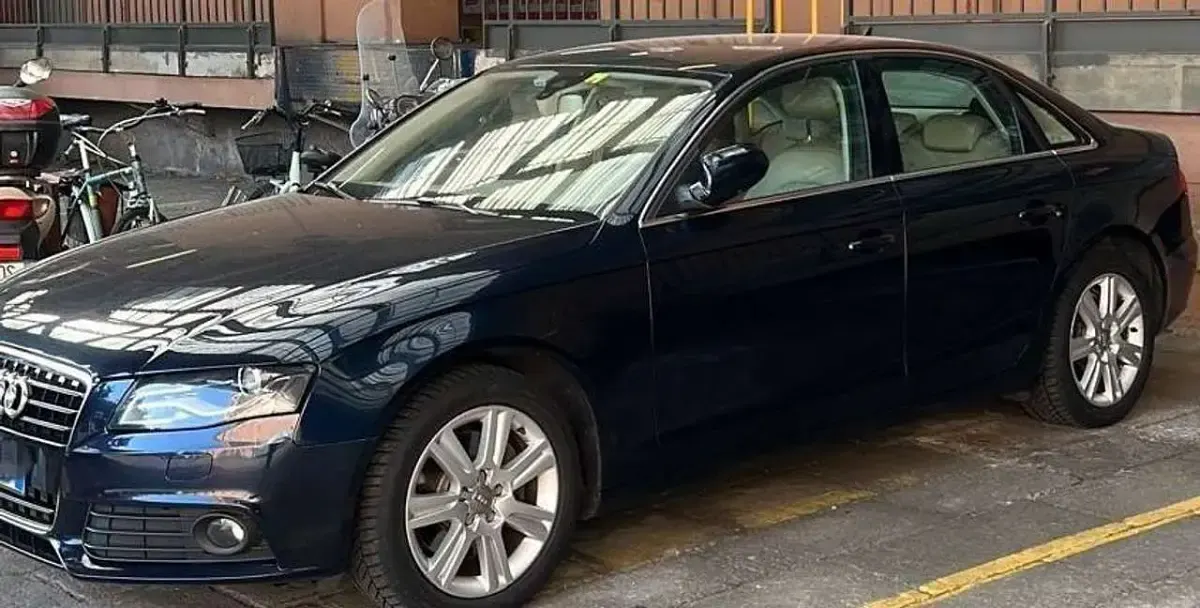 Usata Audi A4 Advanced 239 CV (175 kW) 2010 Blu/azzurro Berlina