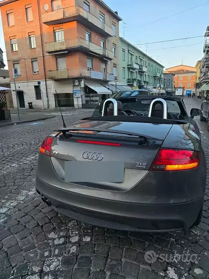 Usata Audi TT Roadster Advanced Plus 170 CV (125 kW) 2011 Grigio Cabrio