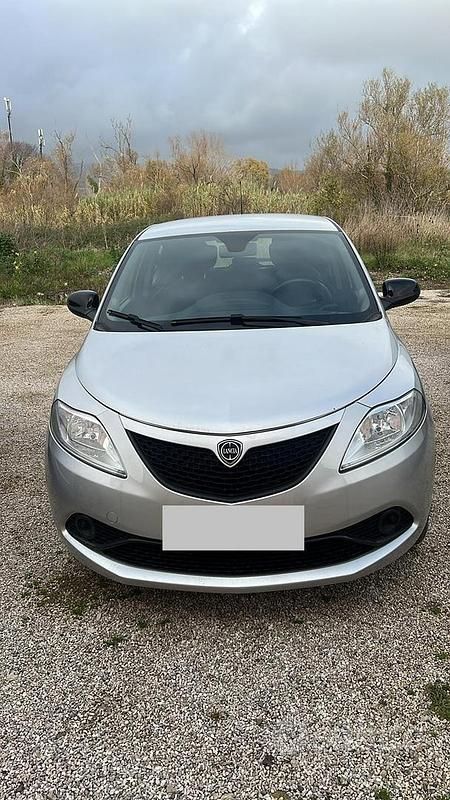 Usata Lancia Ypsilon 2018 Grigio Utilitaria
