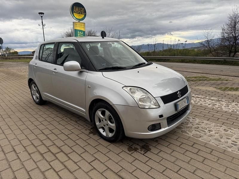 Usata Suzuki Swift 92 CV (67 kW) 2007 Argento Utilitaria