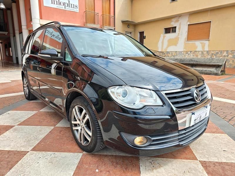 Usata VW Touran 105 CV (77 kW) 2010 Nero Monovolume