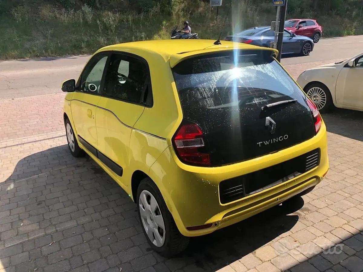 Usata Renault Twingo 69 CV (50 kW) 2015 Giallo Utilitaria