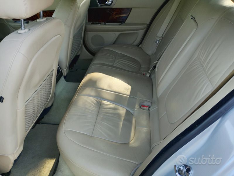 Usata Jaguar XF Premium Luxury 2009 Grigio Berlina